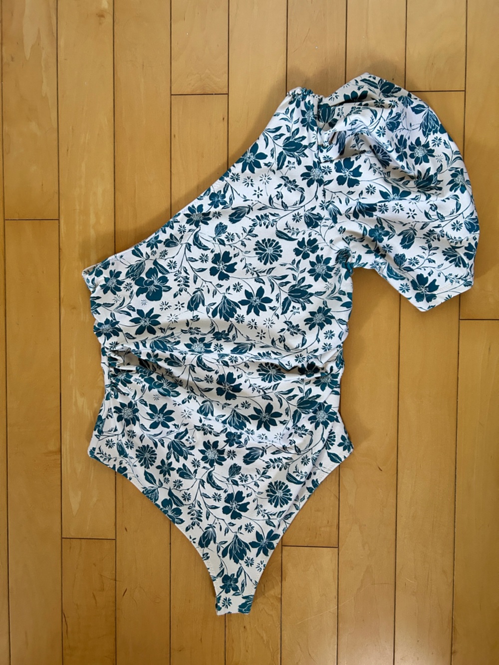 Free People Dream a Little Dream Blue and White Floral One Shoulder Bodysuit M - Picture 4 of 7